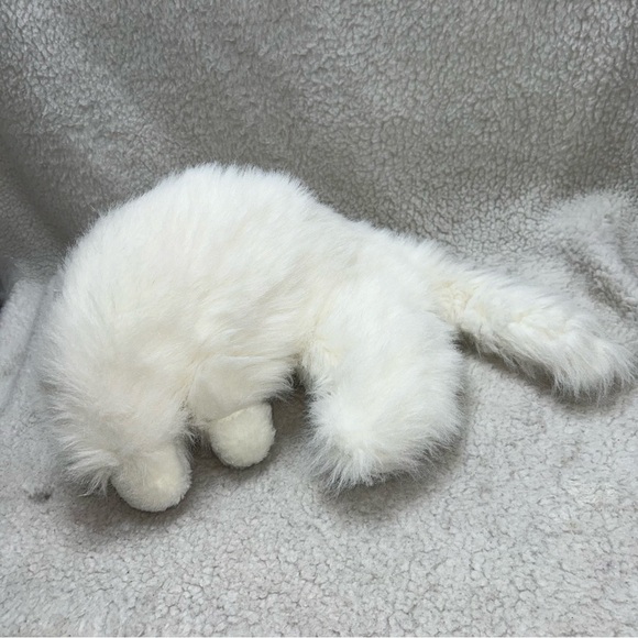 Playful Pals plush kitty plush laying 17" white fluffy blue eyes Mervyn's - Picture 7 of 10